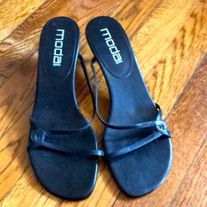 8.5 Moda black heeled sandal